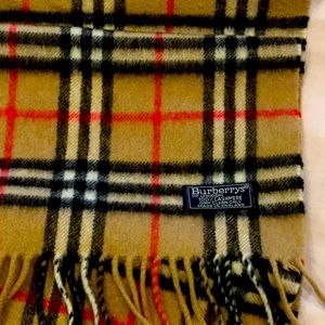 Burberry scarf ⭐️